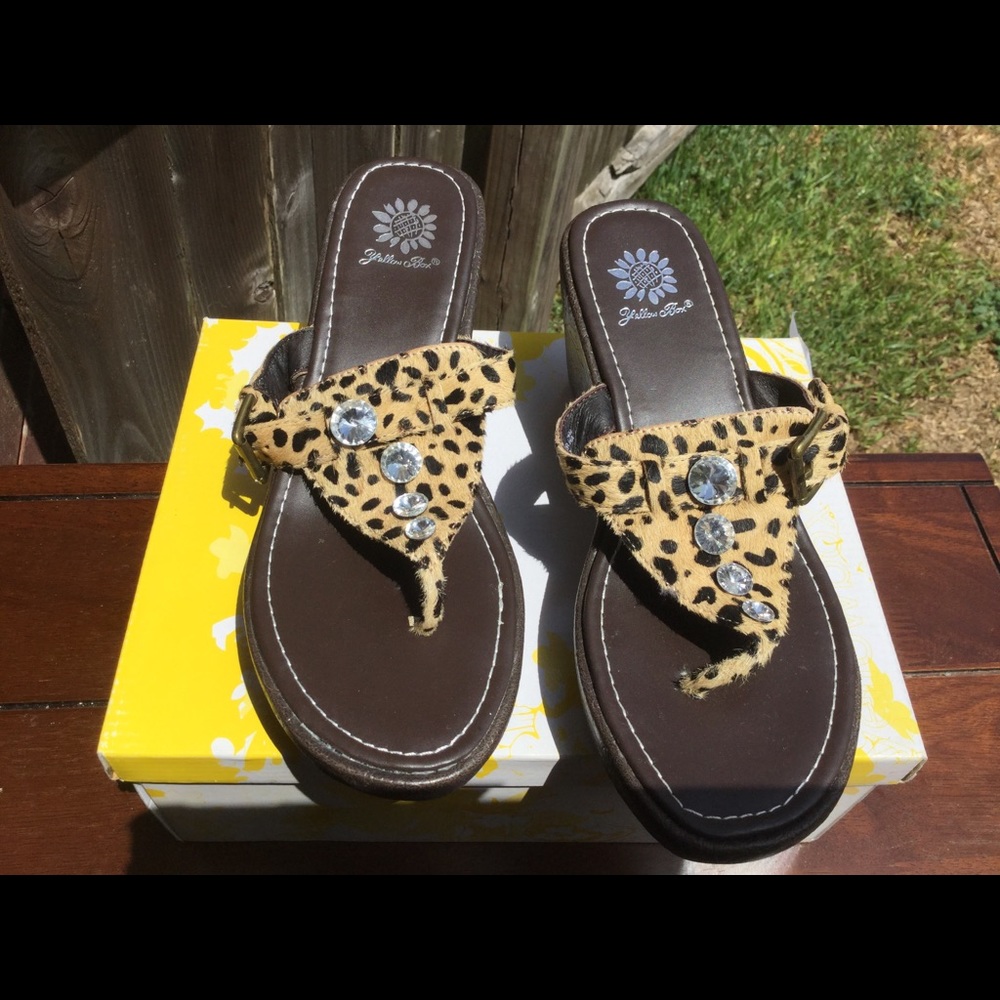 SHOES - Picture 6 of 7